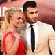 Illustration for article titled Britney Spears Isnt Scary Says Boyfriend, Shes Just Being Herself